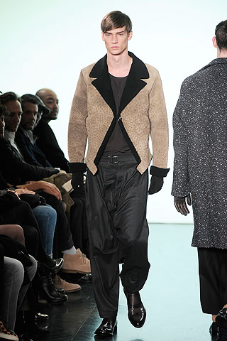 Yves Saint Laurent / - 2010-2011